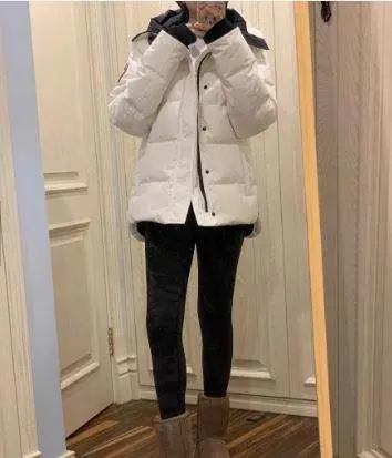 How to spot a fake Moncler puffer jacket?