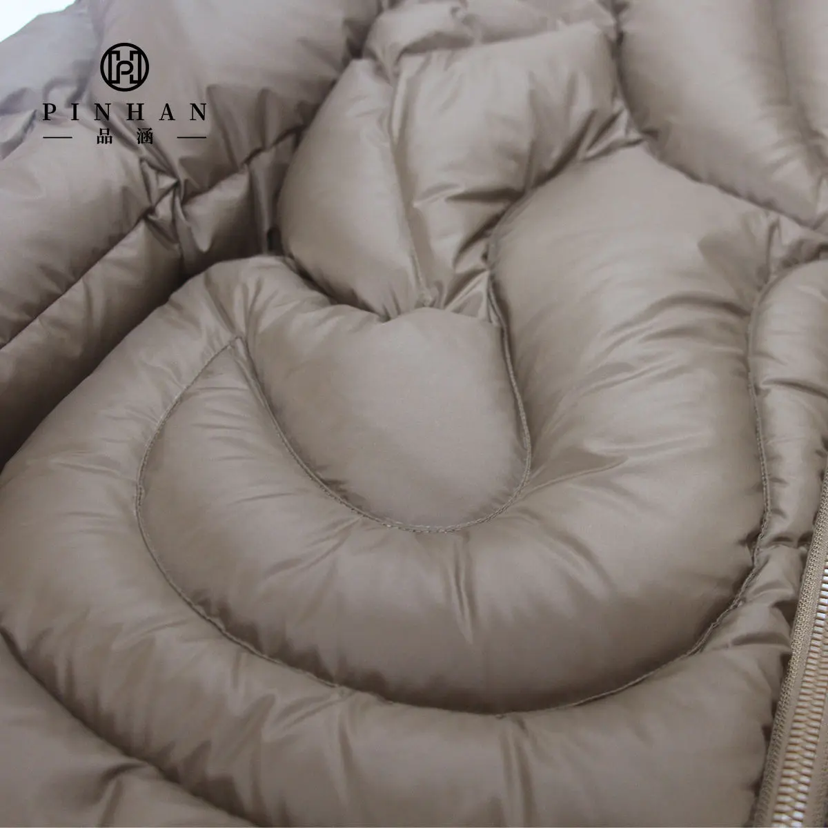 Ultra-light travel puffer jackets